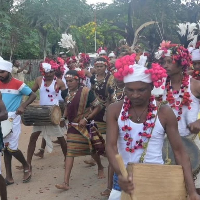 संसदीय संकुल विकास परियोजना कार्यालय का शुभारंभ:कोंडागांव के धनोरा में जननायकों ने किया खंडामुंदिया में देवदर्शन 677db8d5 d648 4be2 80cf fa77888ed404 1761744239178