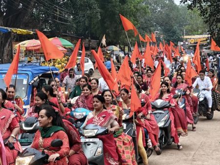Gujarati community organised a bike rally on Jalaram Bapa’s birth anniversary. | गुजराती समाज ने जलाराम बापा जयंती पर निकाली बाइक रैली: 226वीं जयंती पर शहर में गूंजे जयकारे, बुधवार को मुख्य आयोजन – Dhamtari News c090c377 e879 4003 ba7b 7356947a9dc2 1761656082167