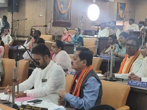 Chhattisgarh Raipur Municipal Corporation General Assembly | रायपुर निगम नेता-प्रतिपक्ष बदलने के बाद पहली सामान्य सभा: एक घंटे तक चलेगा प्रश्नकाल, सड़क-पानी-सफाई और बिजली समेत 14 अहम मुद्दों पर होगी चर्चा – Chhattisgarh News comp 5 1 1761720639