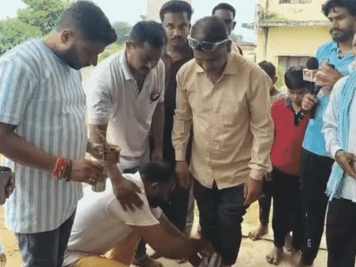 धमतरी के नवागांव में धर्मांतरित महिला की मौत के बाद अंतिम संस्कार पर विवाद, बैठक के बाद हिंदू रीति से अंतिम संस्कार