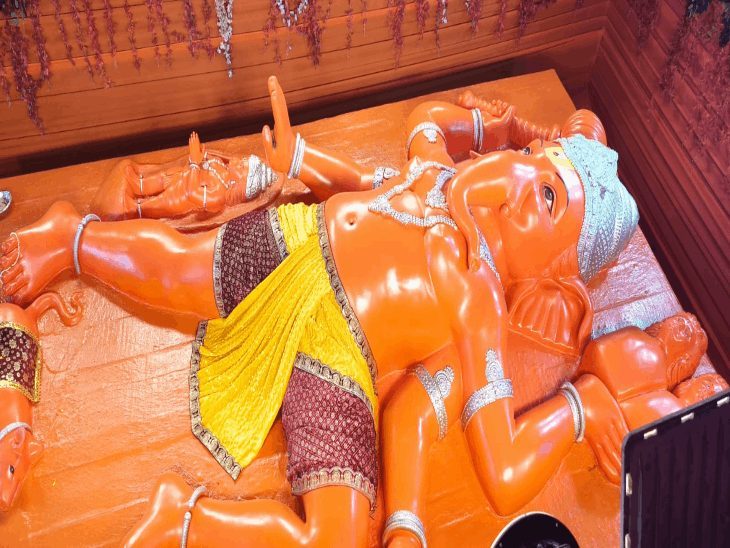 रायपुर में गणेश उत्सव: 20 फीट के लेटे गणपति से लेकर भूत-प्रेत थीम तक, अनोखे पंडालों की दुनिया