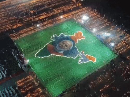 प्रधानमंत्री मोदी के जन्मदिन पर प्रदेशभर में आशीर्वाद का दीया कार्यक्रम, 1.50 करोड़ से ज्यादा दीये जलाए गए; जगदलपुर में विवाद