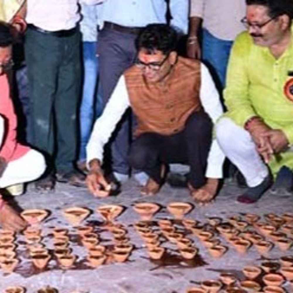रायगढ़ में पीएम मोदी के जन्मदिन पर सेवा संकल्प अभियान शुरू, सिंदूर पार्क में 40 हजार दीप जले