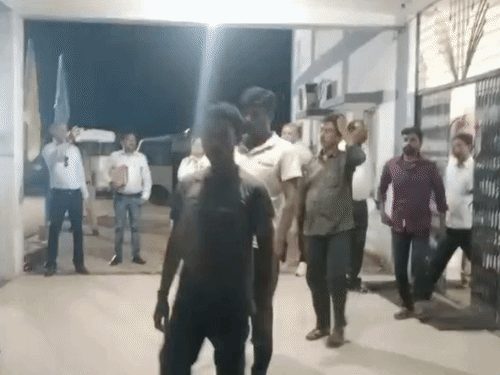 बांग्लादेशी संदेह में पकड़े गए 23 में से 18 भारतीय नागरिक निकले, रायपुर डिटेंशन सेंटर से रिहा
