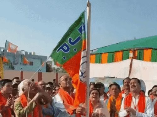 BJP विधायक अजय चंद्राकर ने सुप्रिया श्रीनेत और नेहा सिंह राठौर के खिलाफ दायर किया मानहानि का आपराधिक केस