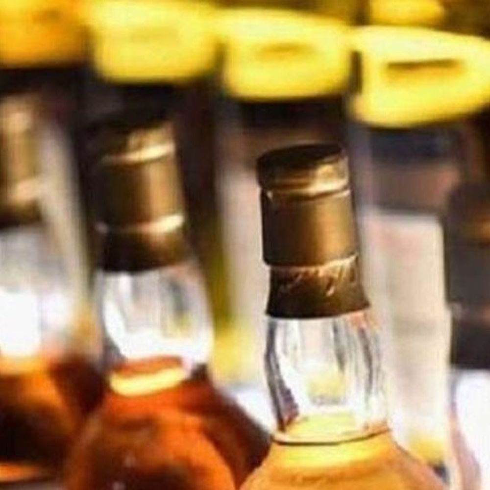 छत्तीसगढ़ में अवैध शराब का नया तरीका: दूसरे राज्यों की बोतलों पर लगाए जा रहे छत्तीसगढ़ के लेबल और नकली होलोग्राम