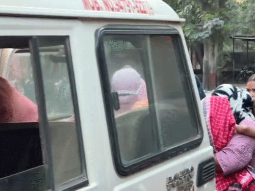 धमतरी के श्यामतराई गांव में सेक्स रैकेट का भंडाफोड़, 7 लड़कों पर प्रतिबंधात्मक कार्रवाई, ग्रामीणों ने SP से मांगी मुख्य सरगना की गिरफ्तारी