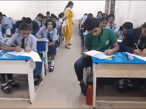 बिलासपुर के सरकारी स्कूलों में 1618 शिक्षक बिना सूचना गैरहाजिर, डिजिटल निगरानी में खुलासा